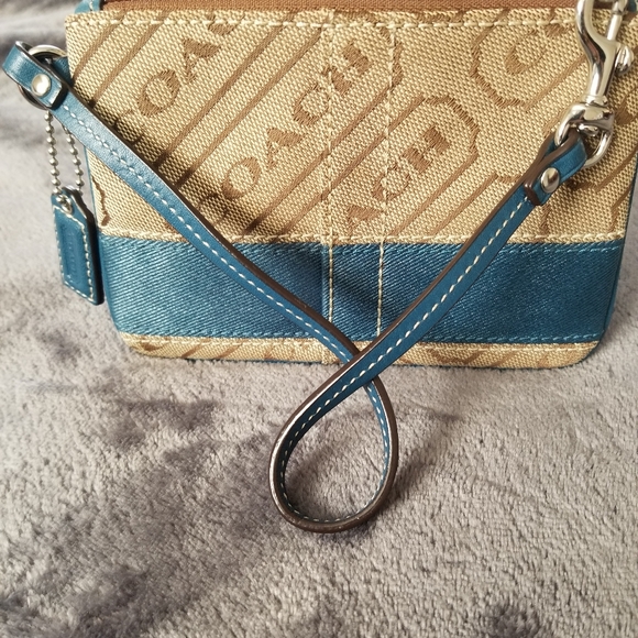 Authentic gently used Coach wristlet - Picture 3 of 8